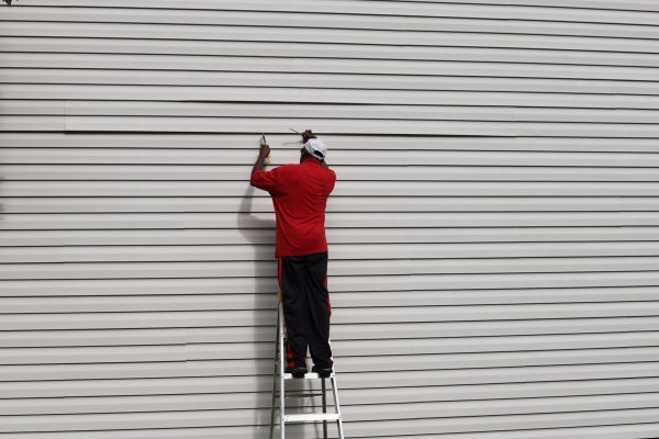 Professional Siding Reattachment